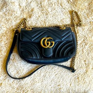 Gucci Black Mini Marmont Matelassé Shoulder Bag